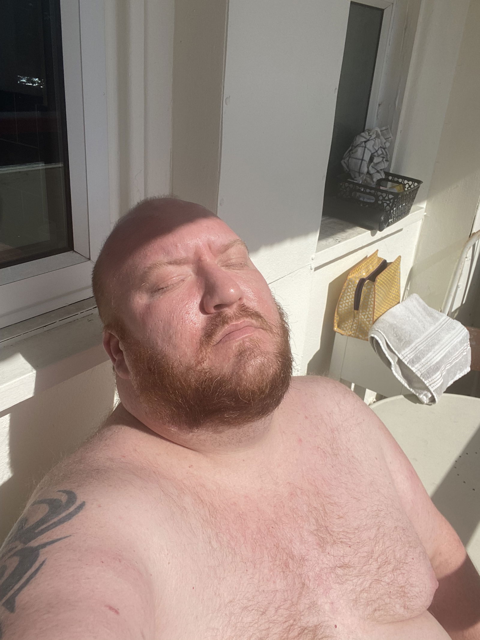 aaron10112's avatar