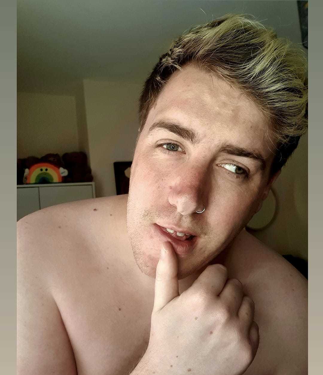 Aaron 🍕🍕🍕's avatar