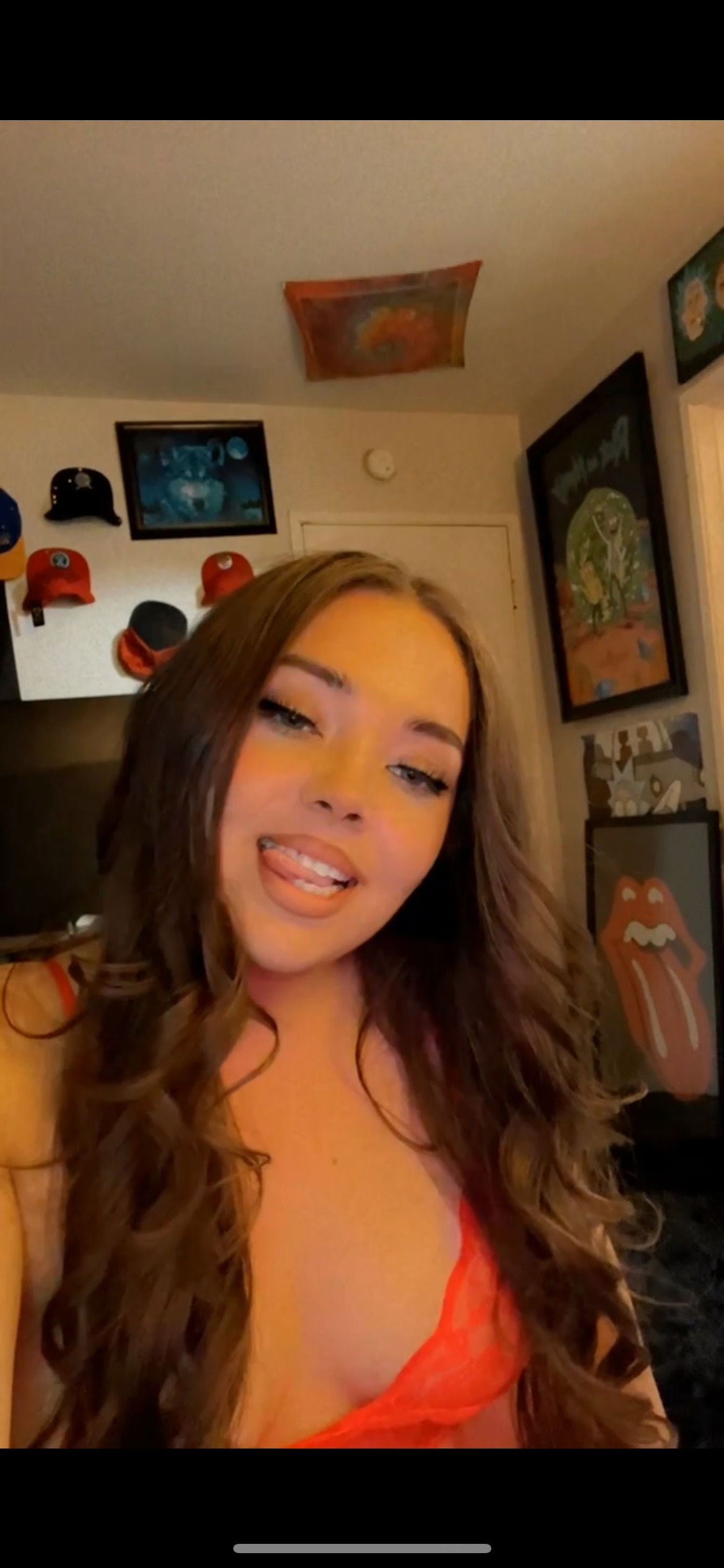 Adrianna👄's avatar