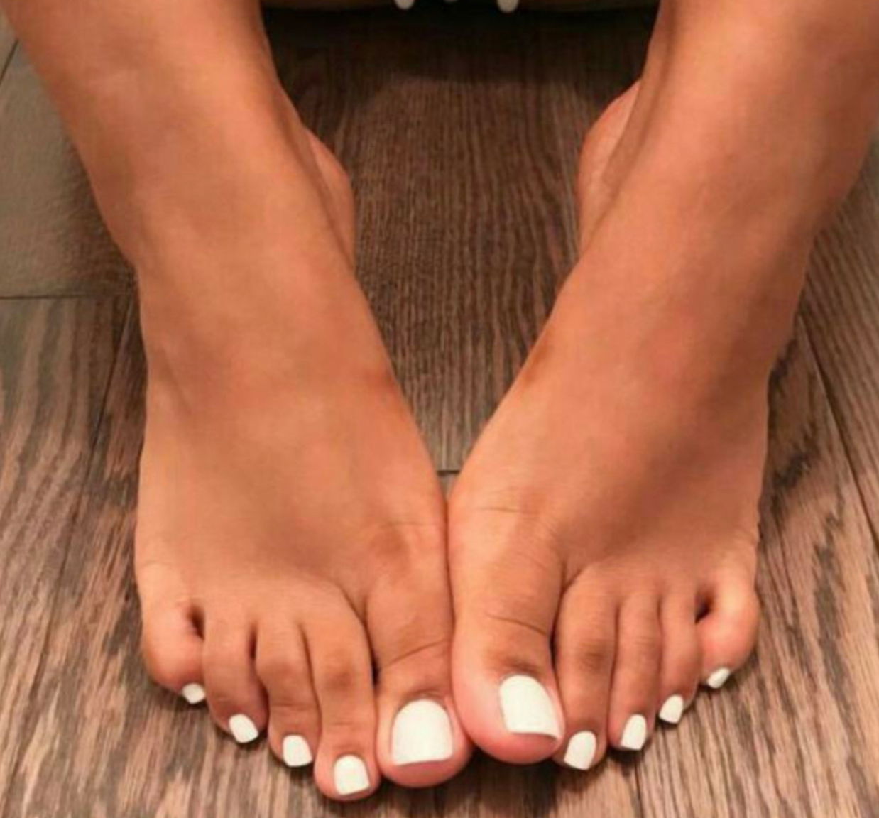 Agirlwithtwofeet's avatar