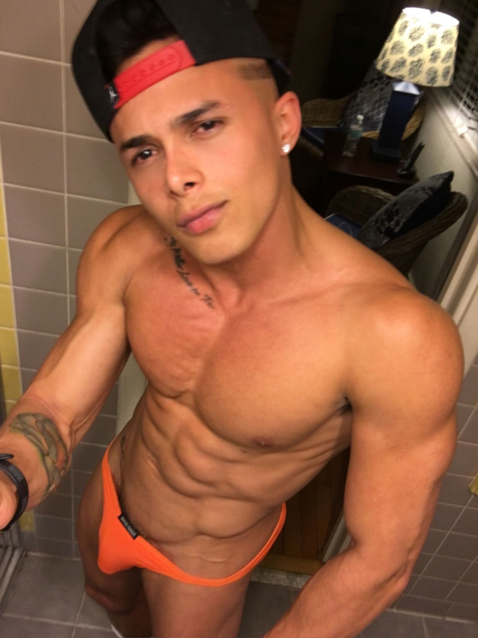 Alejandro's avatar