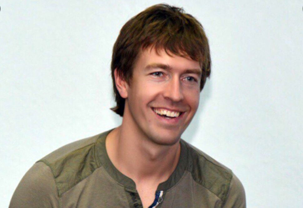 Aleks Lesley's avatar