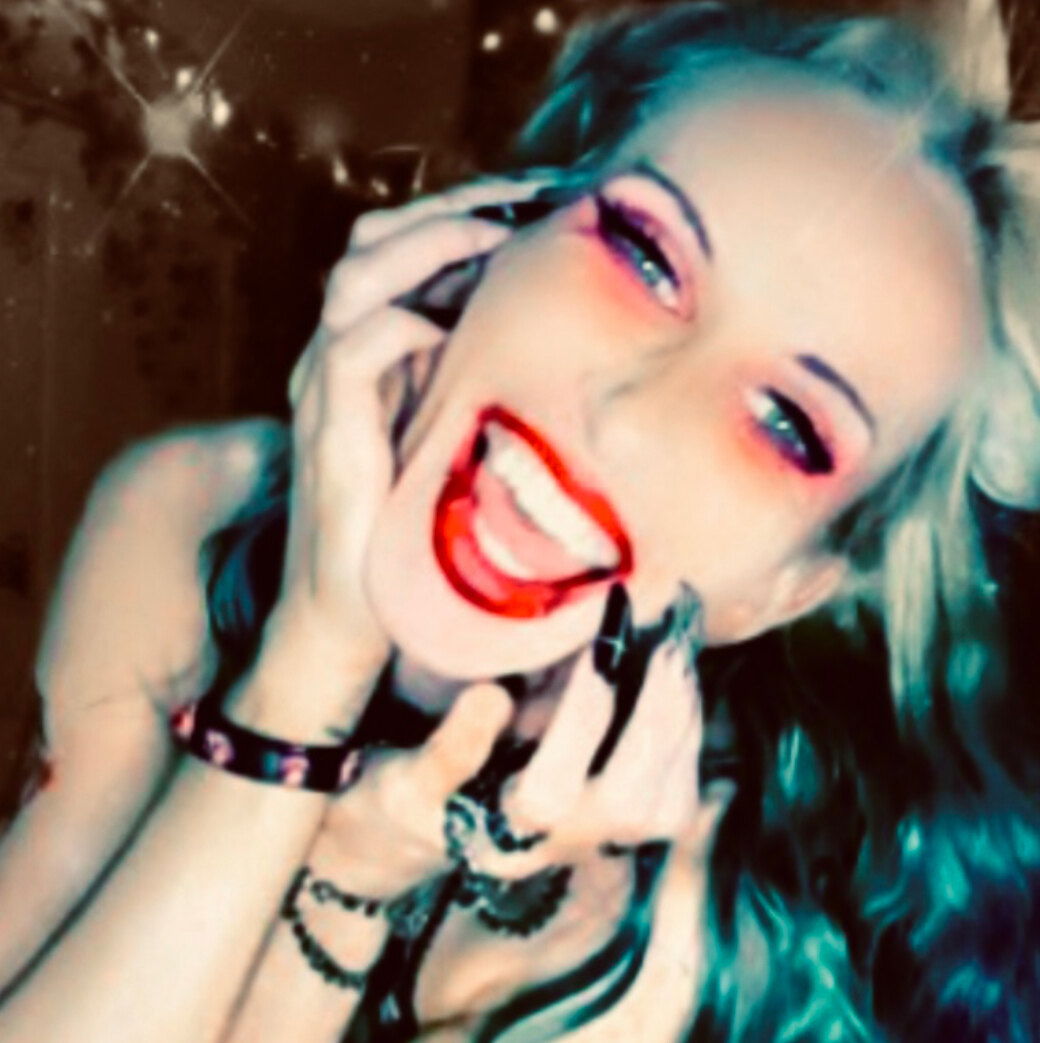𝕹𝖎𝖓𝖊 𝕸𝖆𝖘𝖙𝖊𝖗𝖘 ᵃᵏᵃ TheAlienQueen's avatar