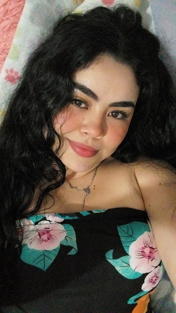 Alina's avatar