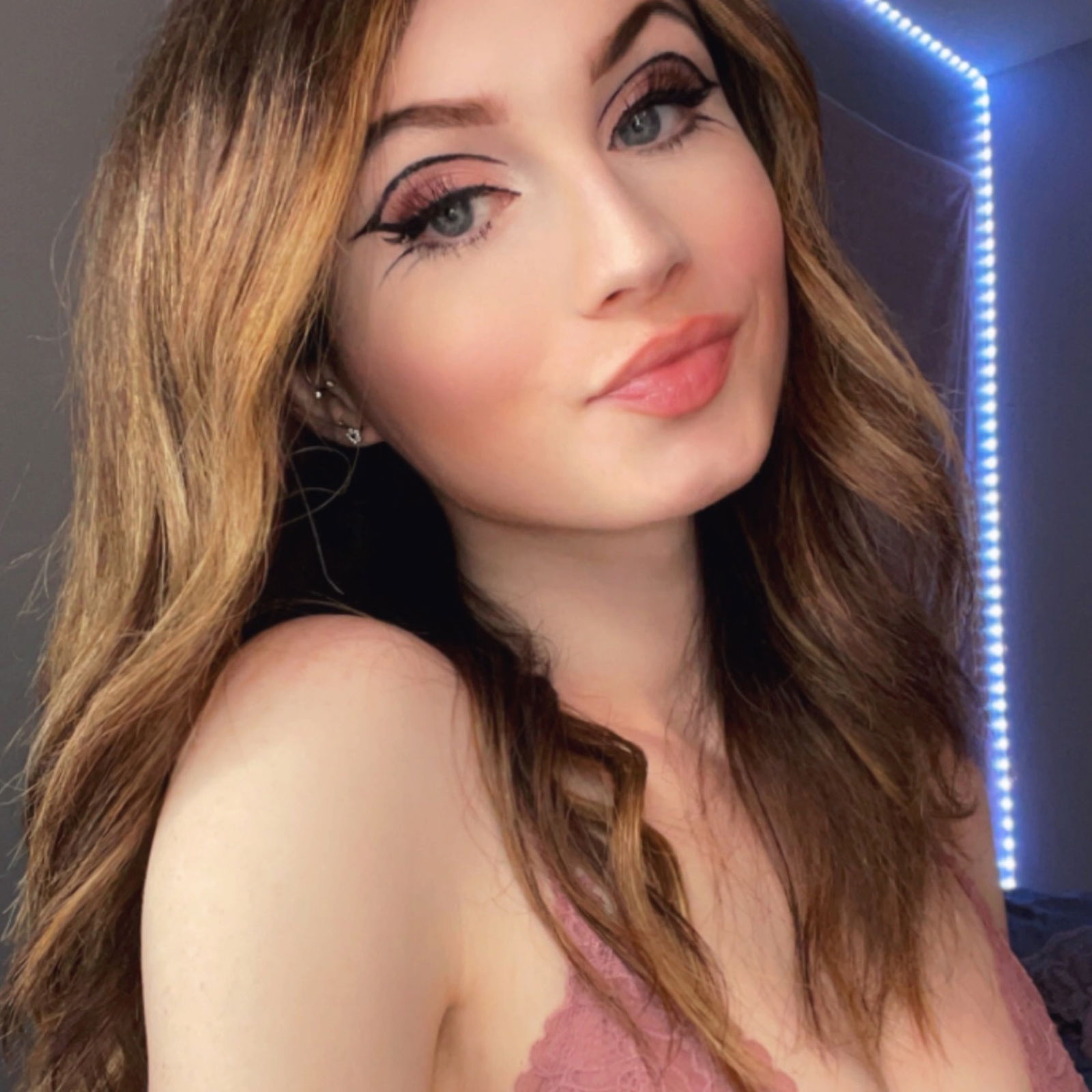 ALLIE π's avatar