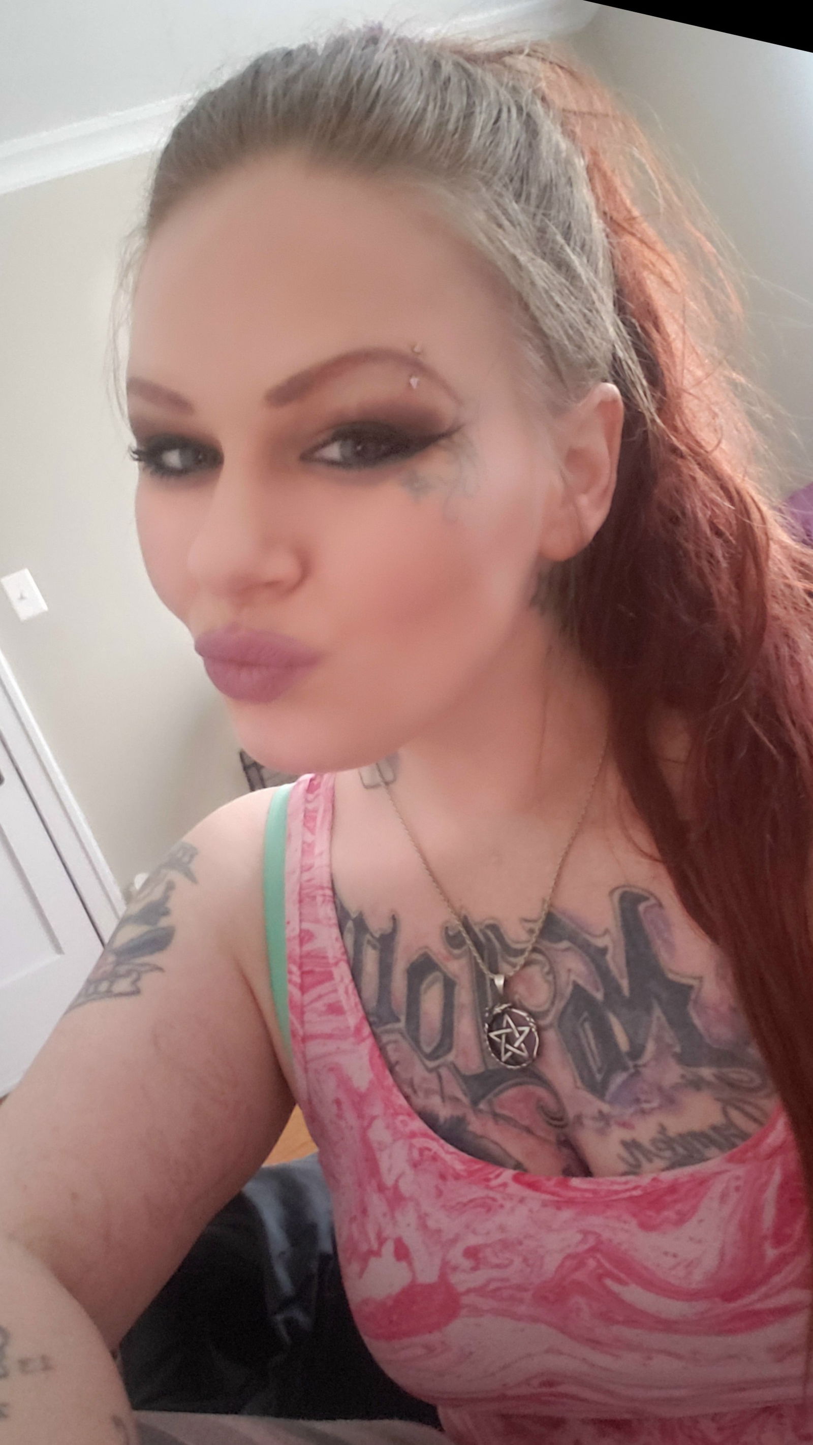 AlyxHart creator profile