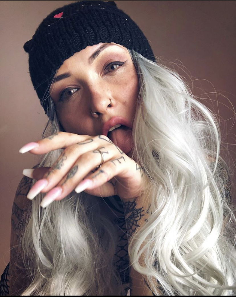 Amylipsticklou's avatar