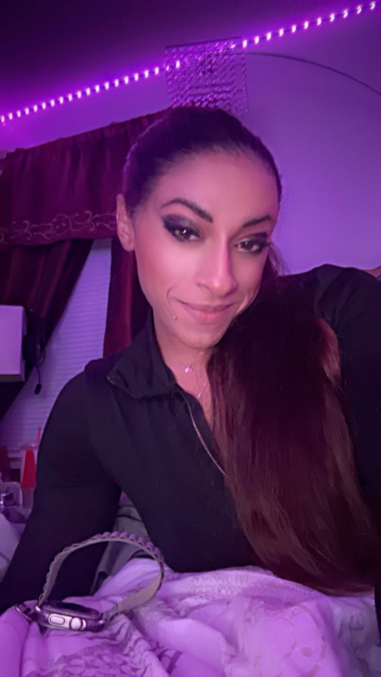 Angela L.C's avatar