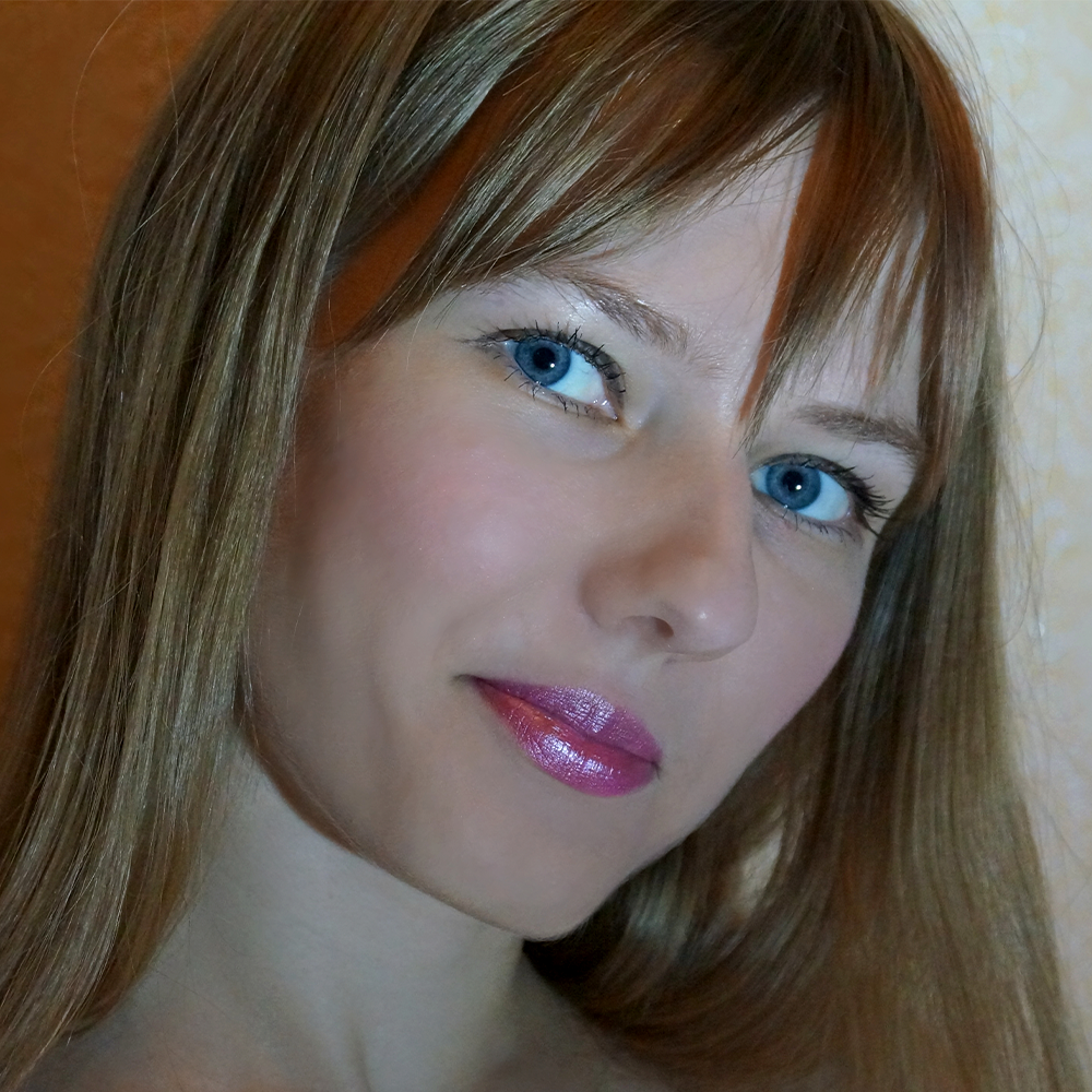 Angela LIVE's avatar