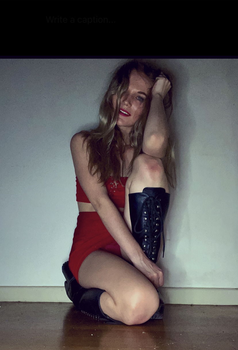 Angela Rae's avatar