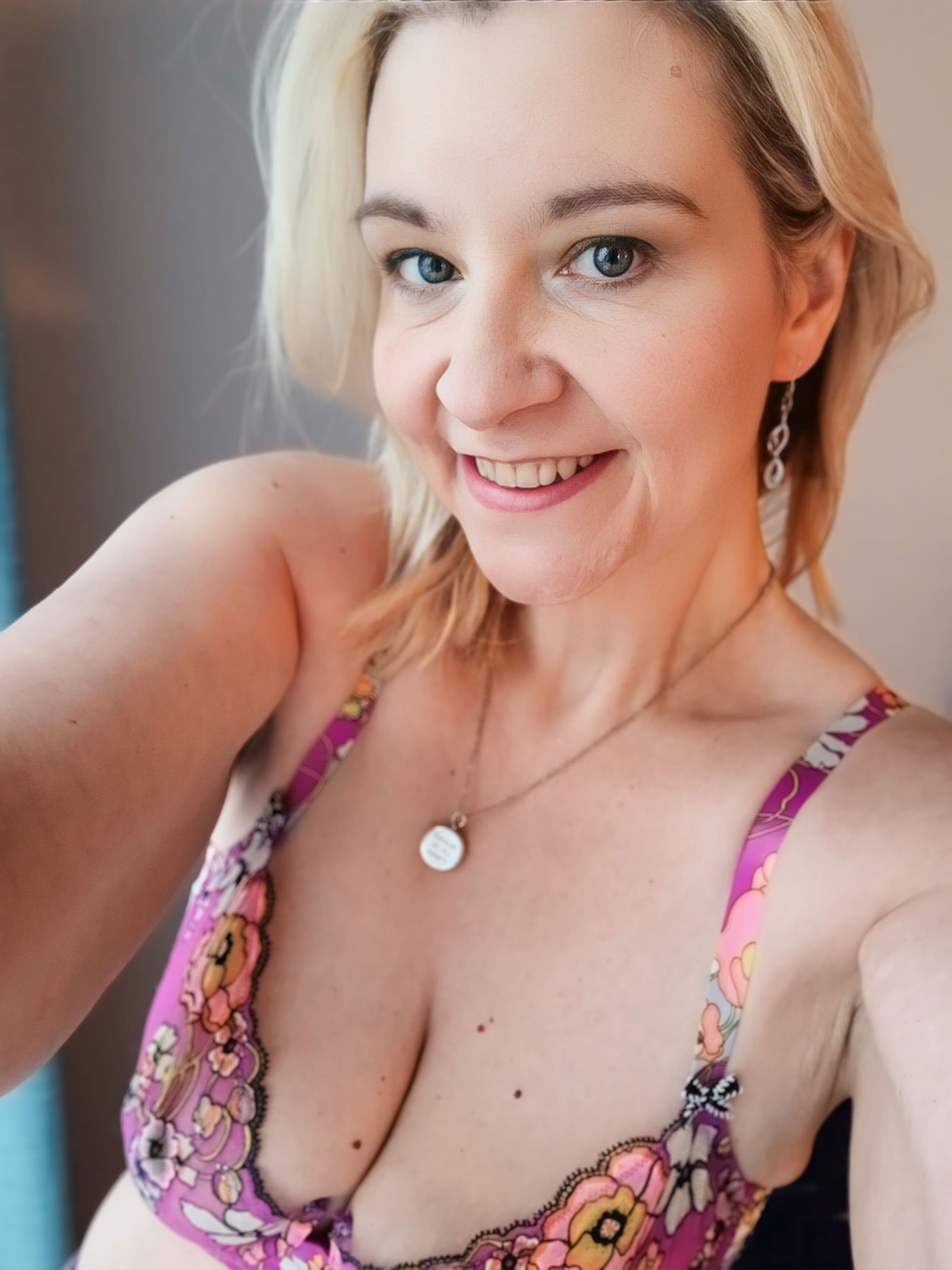 Curvy AnneMarie Free's avatar