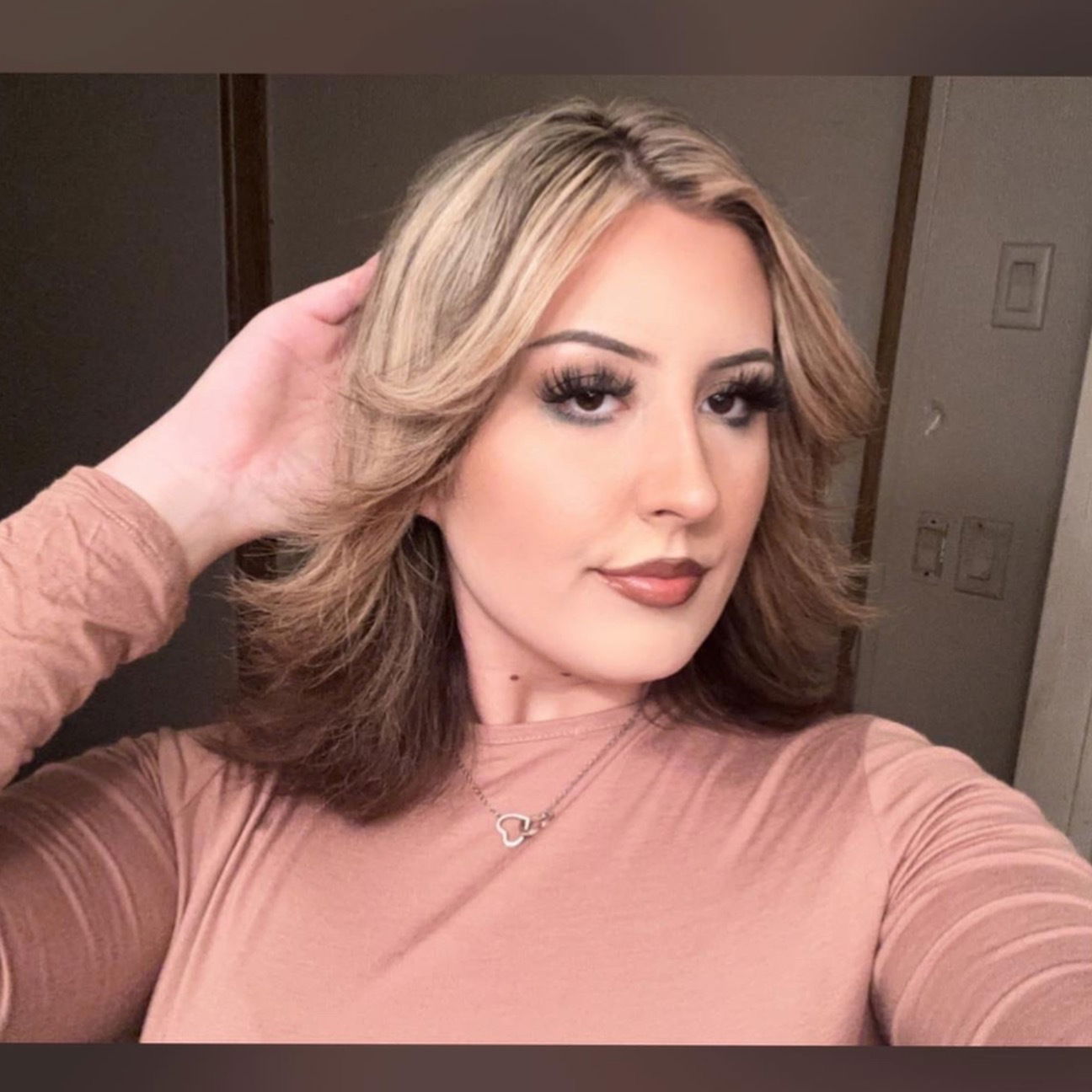 ashlee starr's avatar