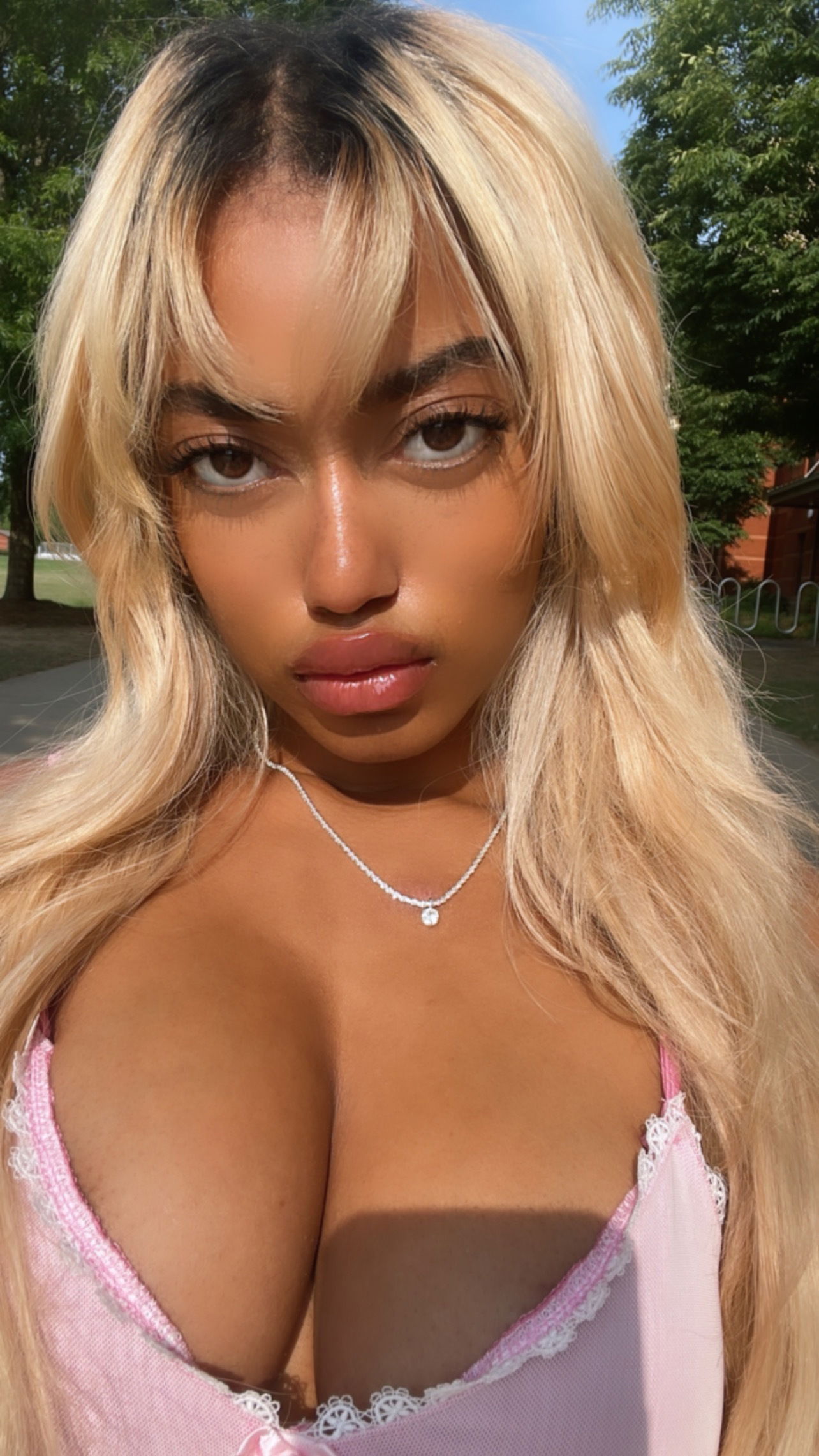 April 💋's avatar