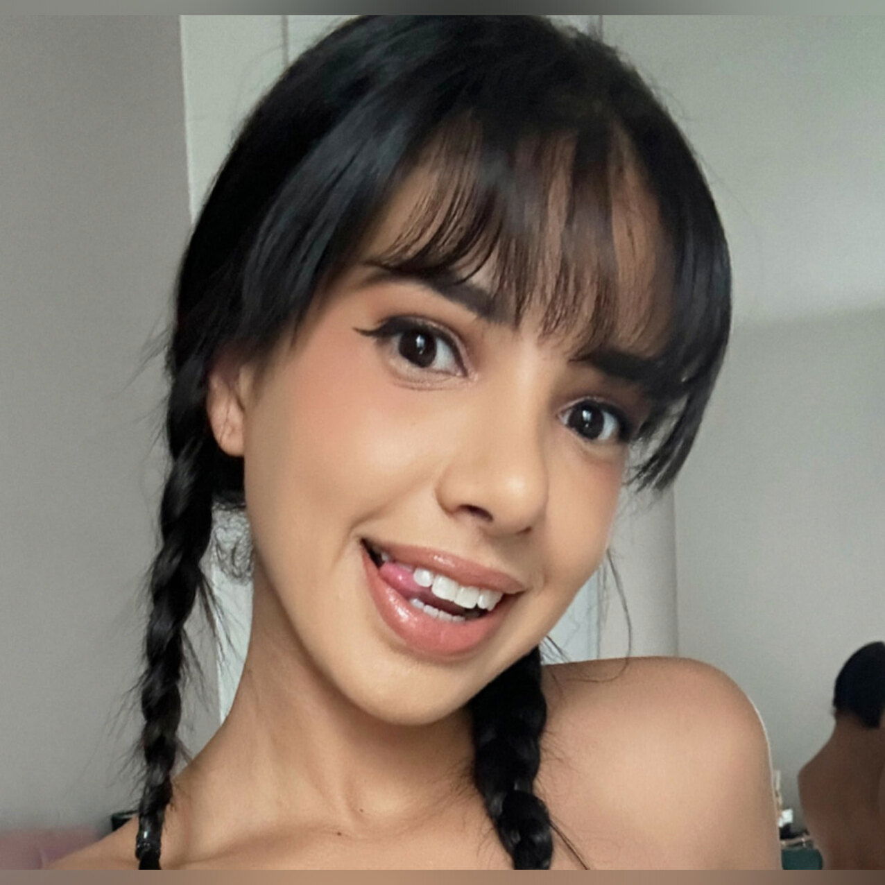 Amira | Arab exchange student's avatar