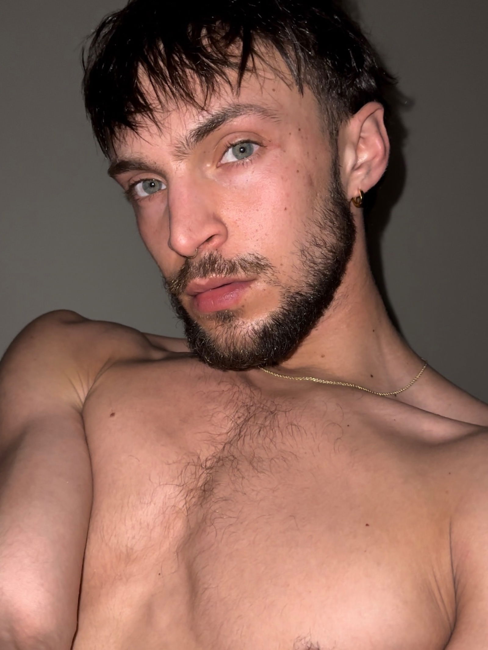 Ari Avanti's avatar