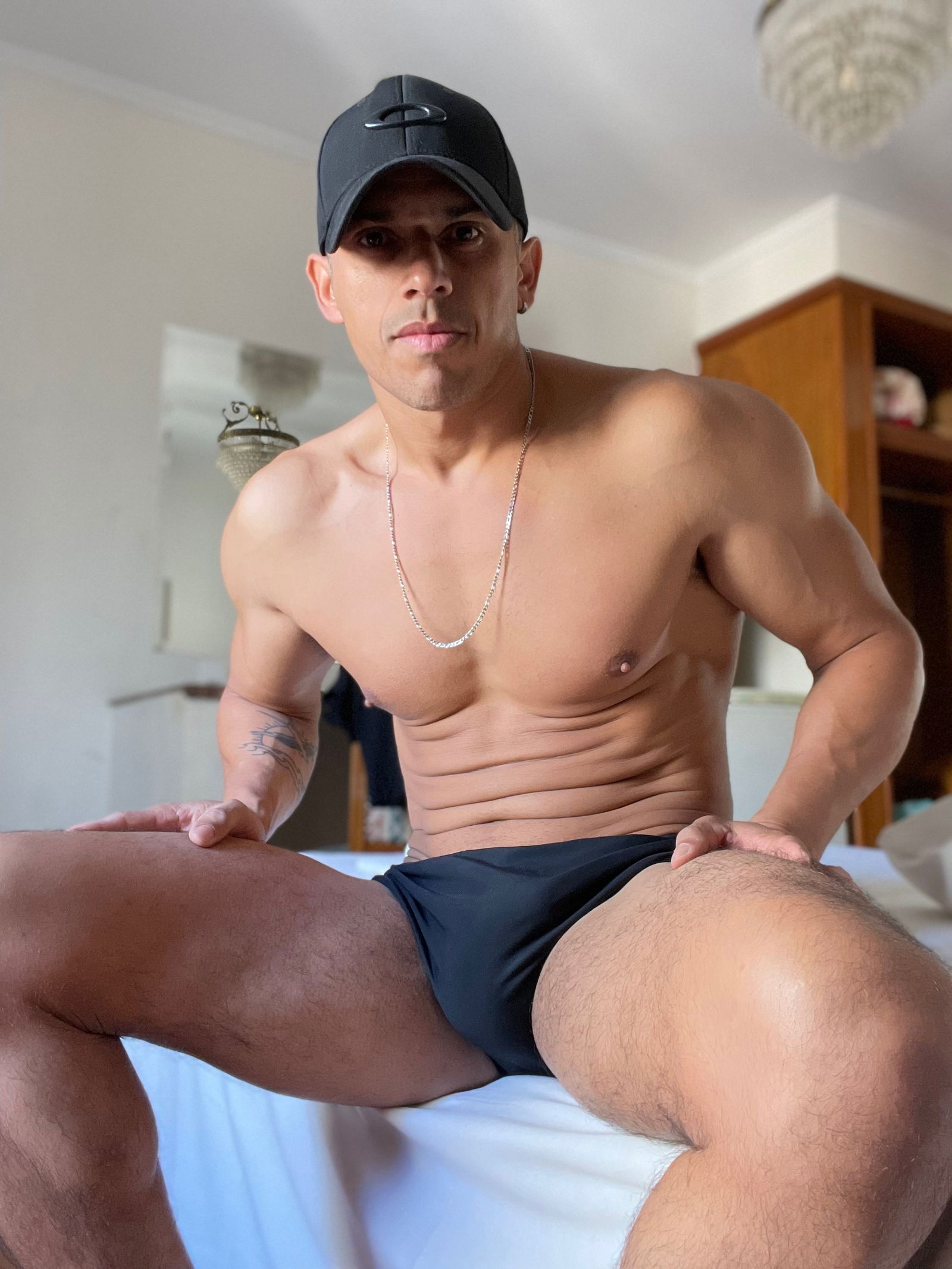 Johnny Louis Ator Oficial