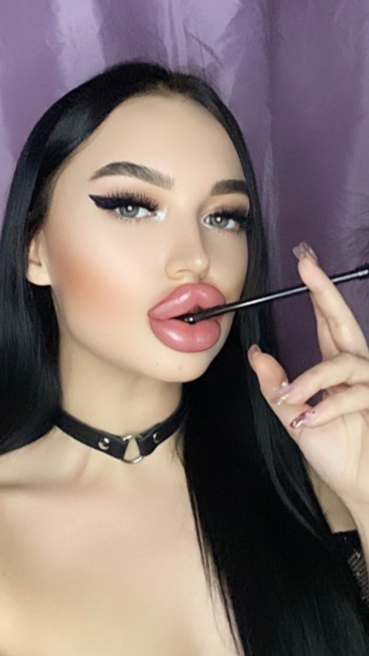 DOLL BIG LIPS's avatar