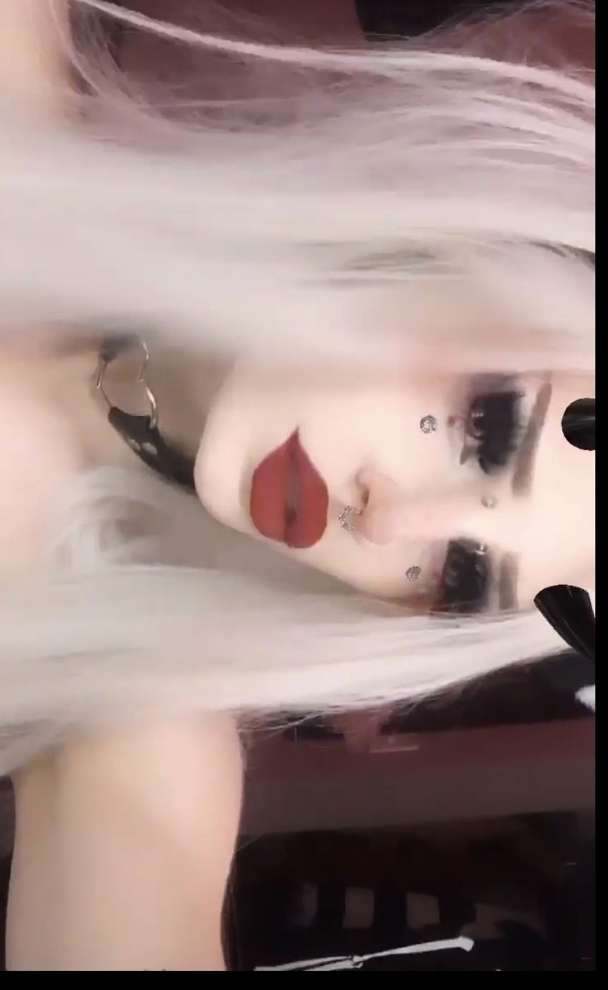 lil waifu's avatar