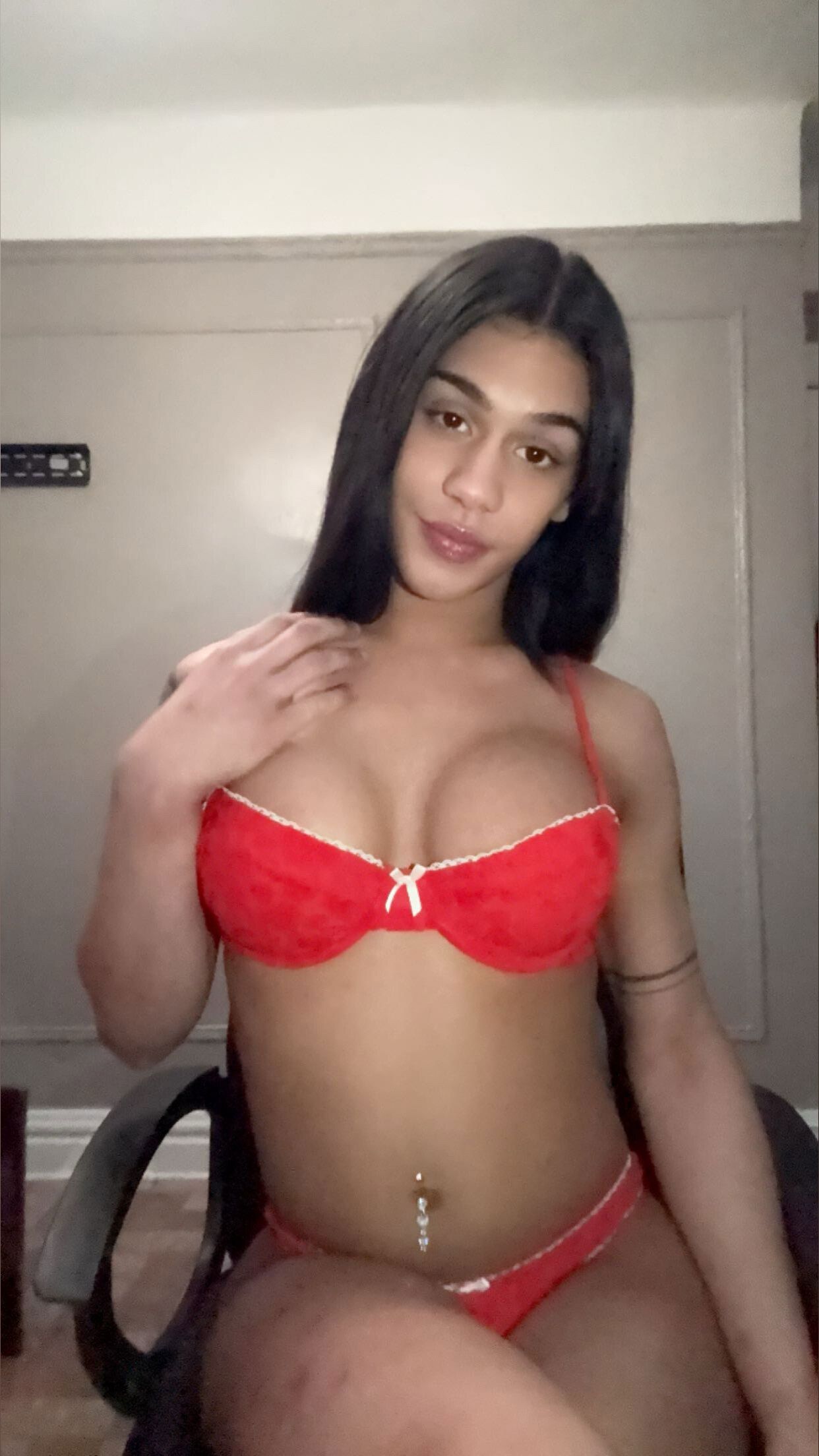🌹Scarlet Barbie 🌹's avatar
