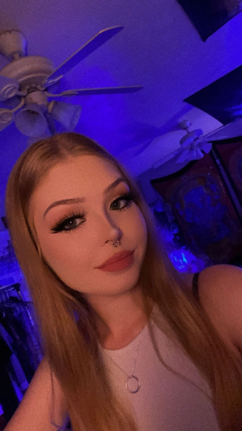 Holly✨'s avatar