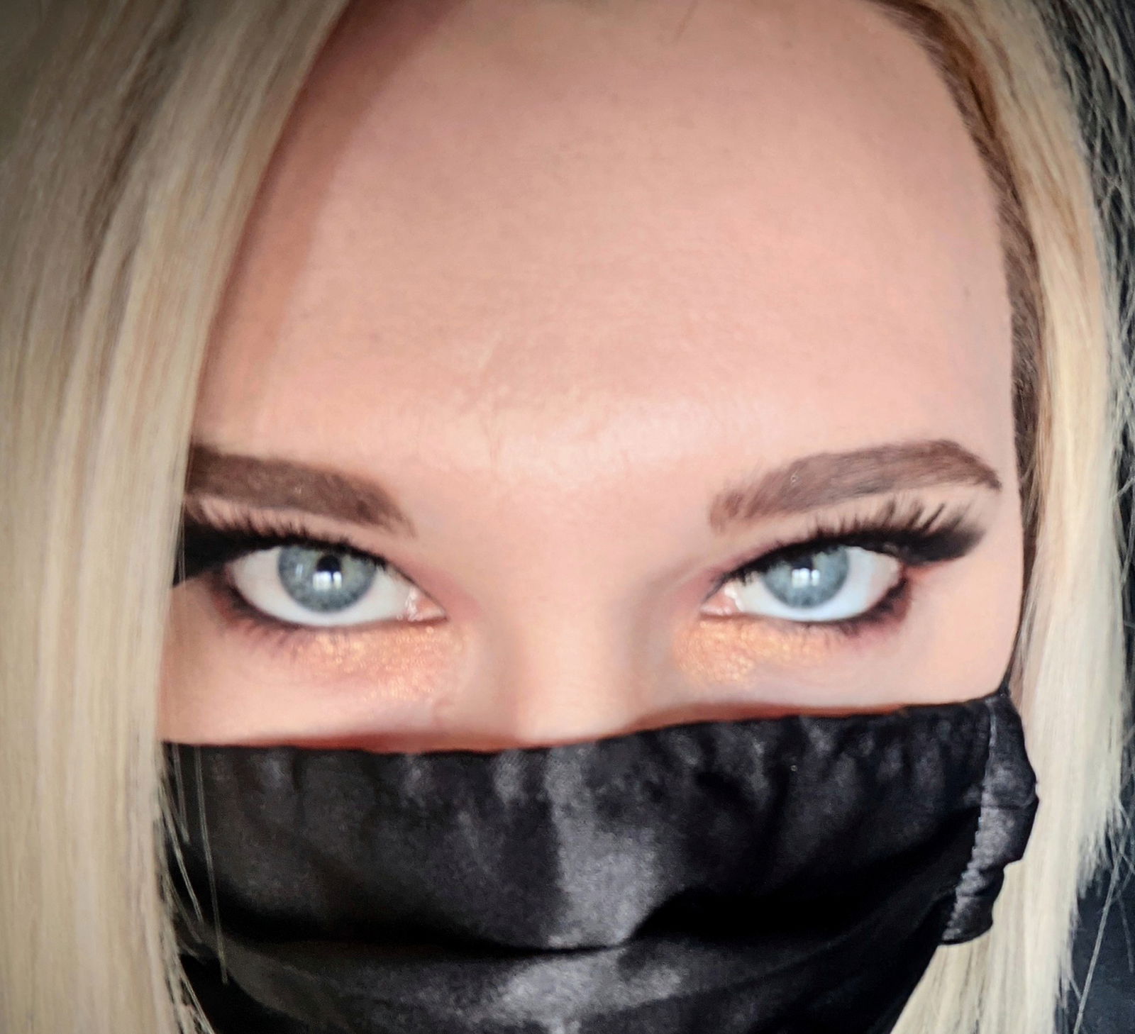 Bella Moon's avatar
