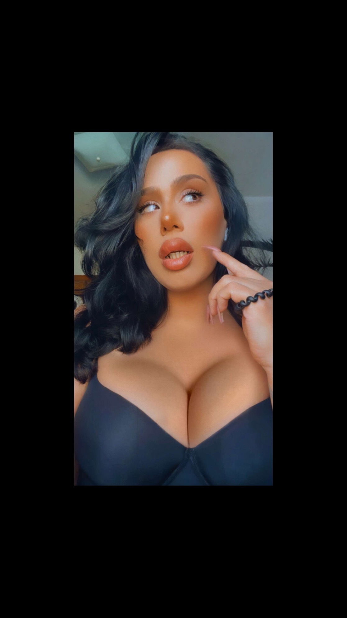 Bella's avatar