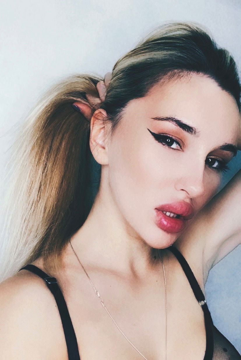 Alena Sovgir🍒's avatar