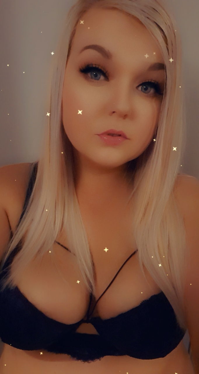 Blue eyed girl 😘's avatar