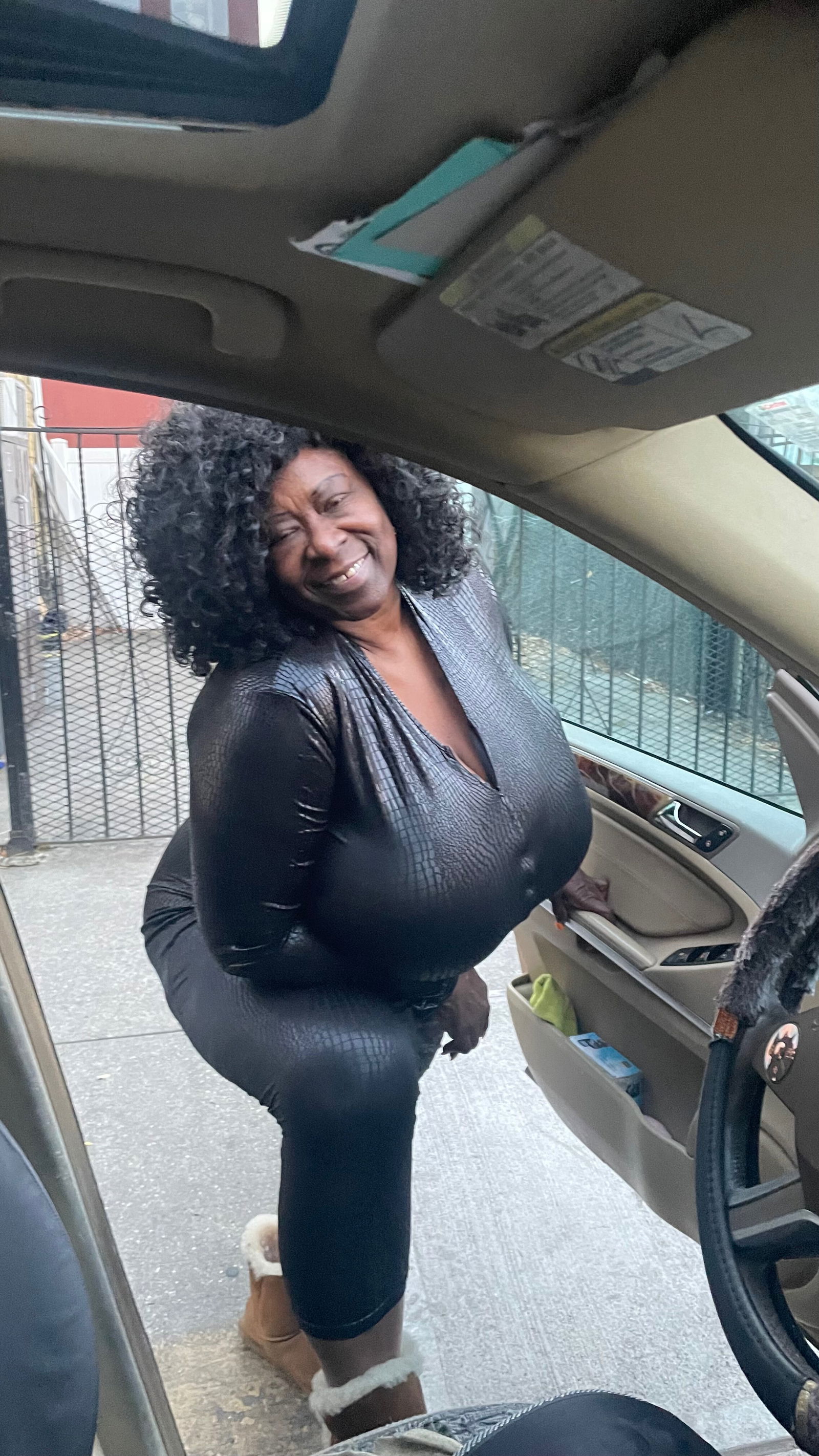 BIG BUSTY VANESSA's avatar