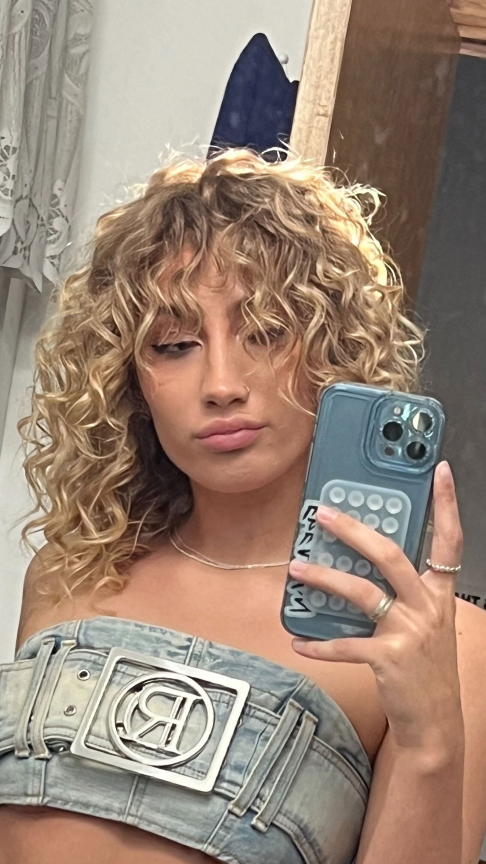 BELLA's avatar