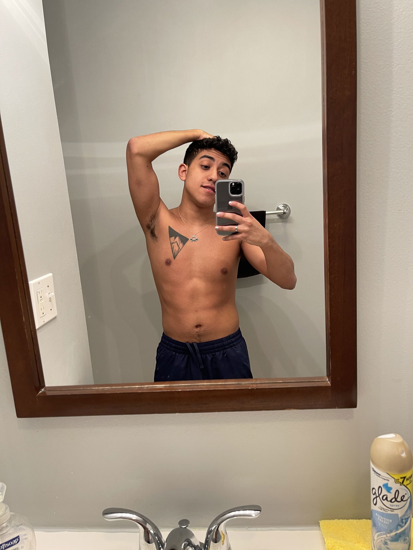 Bi Guy Busts 💦's avatar