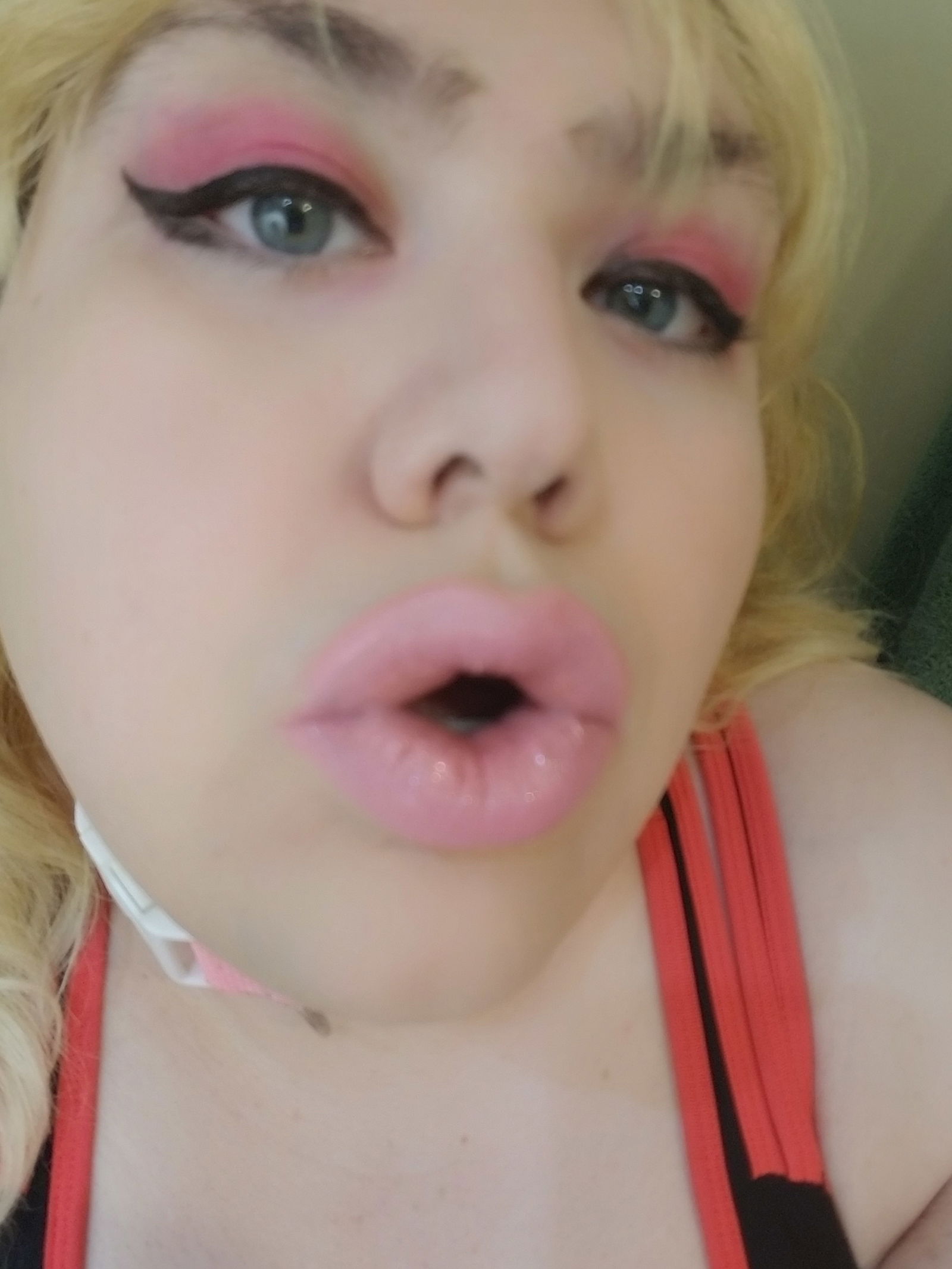 Bimbo Mercy's avatar