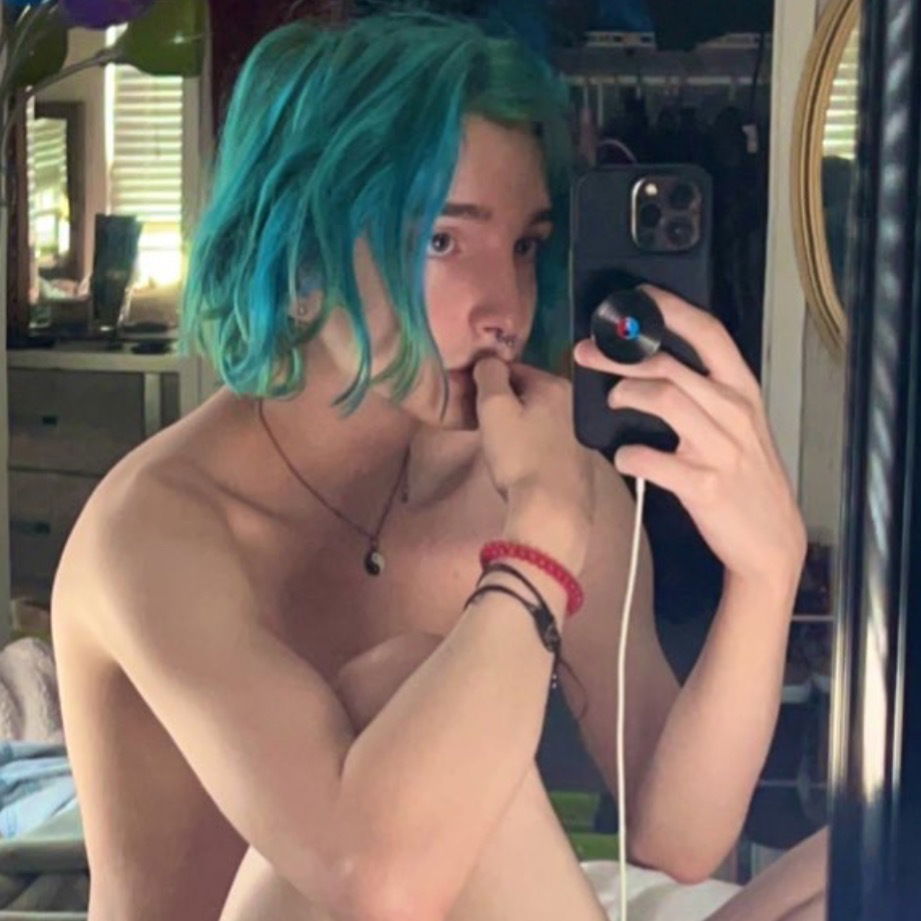 ☻ leo ☹︎'s avatar