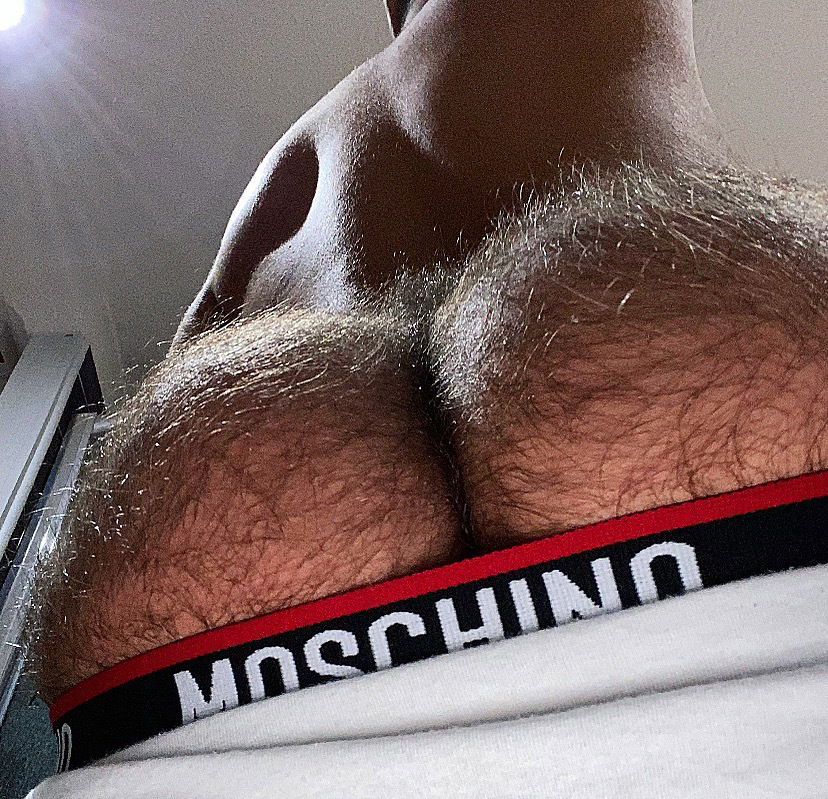 J😈
