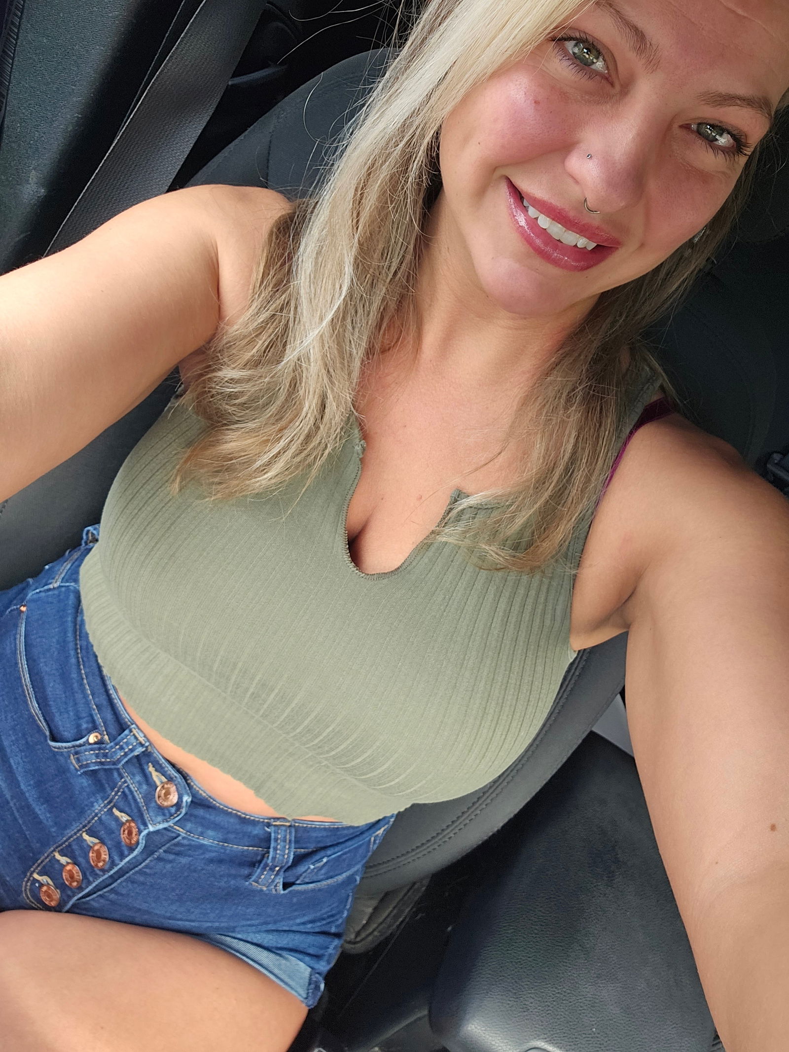 Amberly Trishelle's avatar