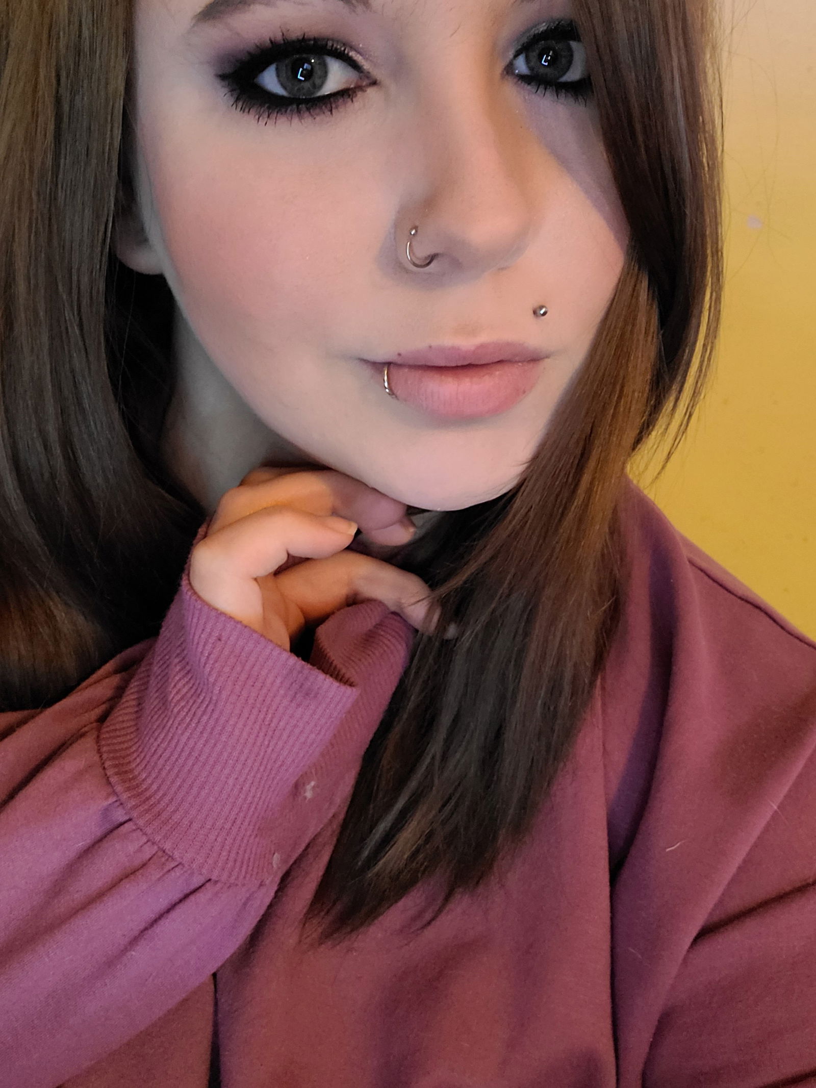 Brunette &amp; Busty's avatar