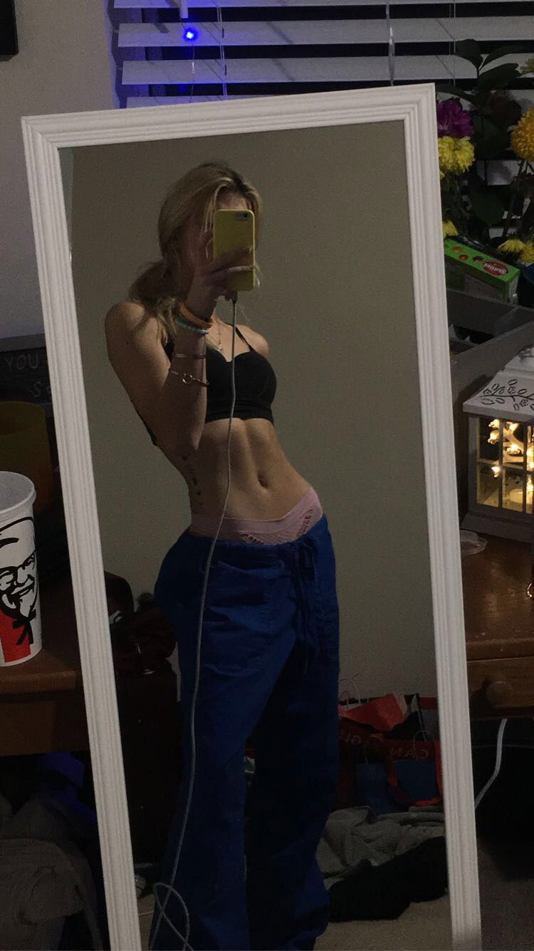 blonde bae's avatar