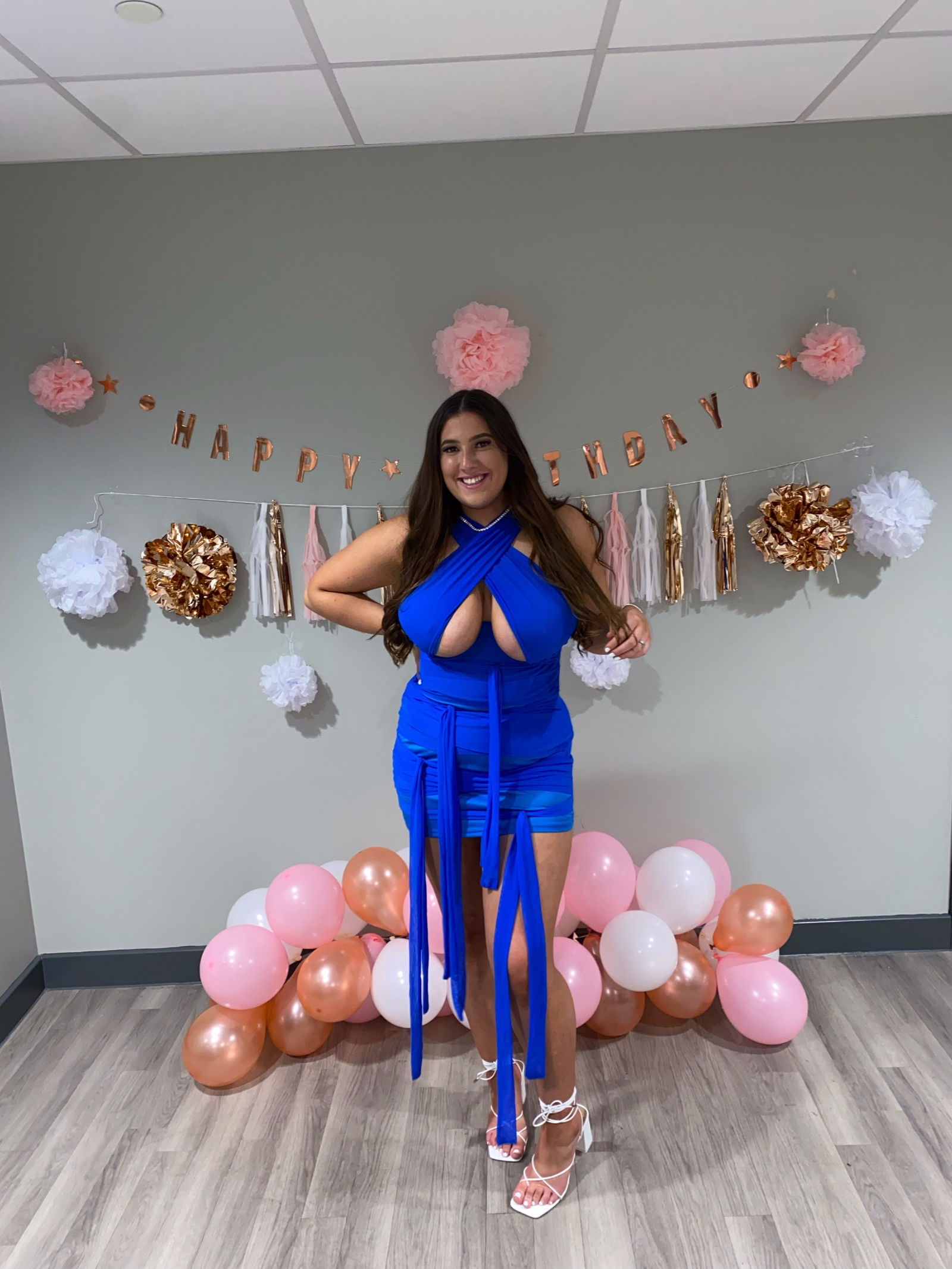 The Blue Dress Girl's avatar