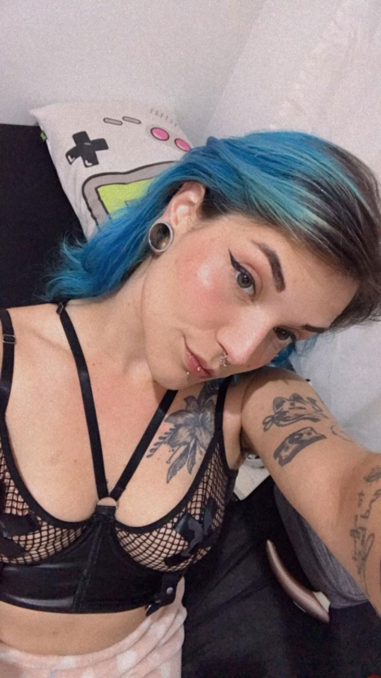 Blue 🖤's avatar