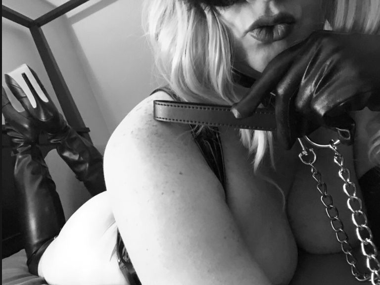 Mistress Kitty's avatar