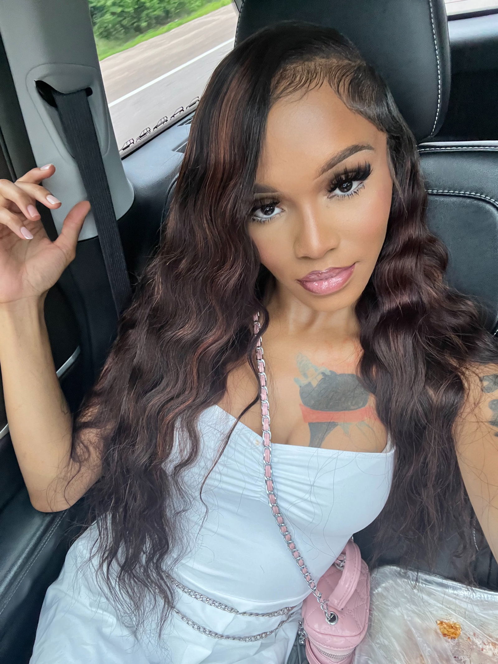 LI LI 💦's avatar