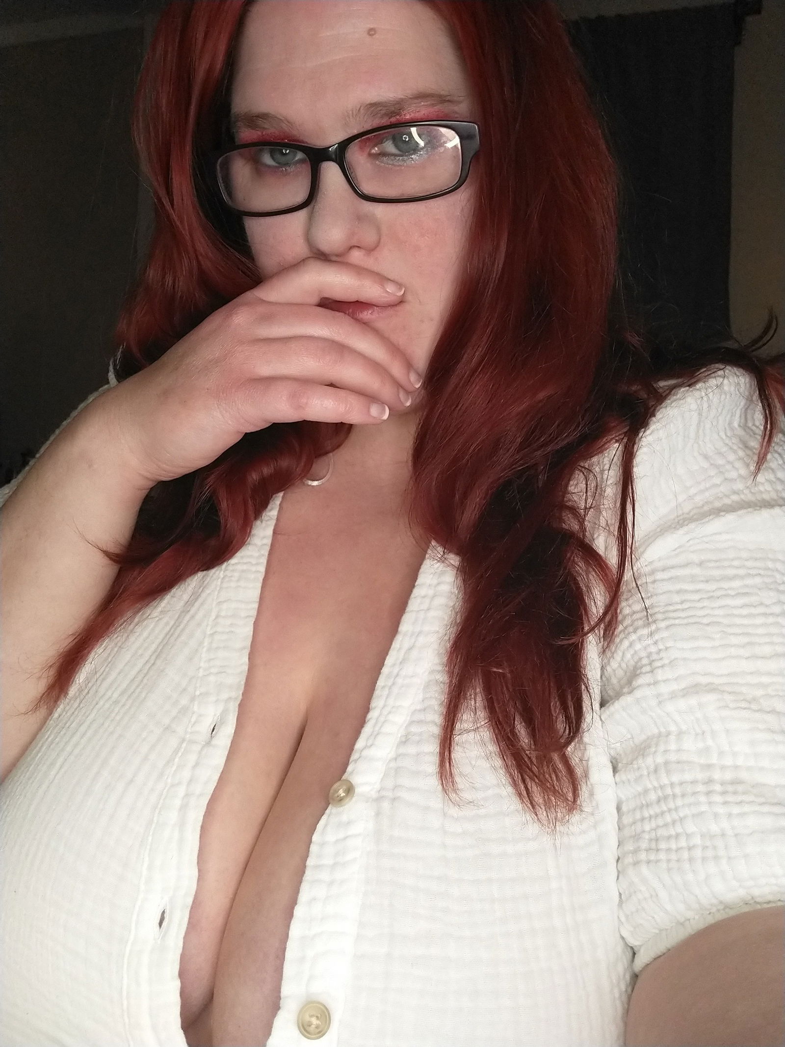 Busty Lizzie Grey's avatar