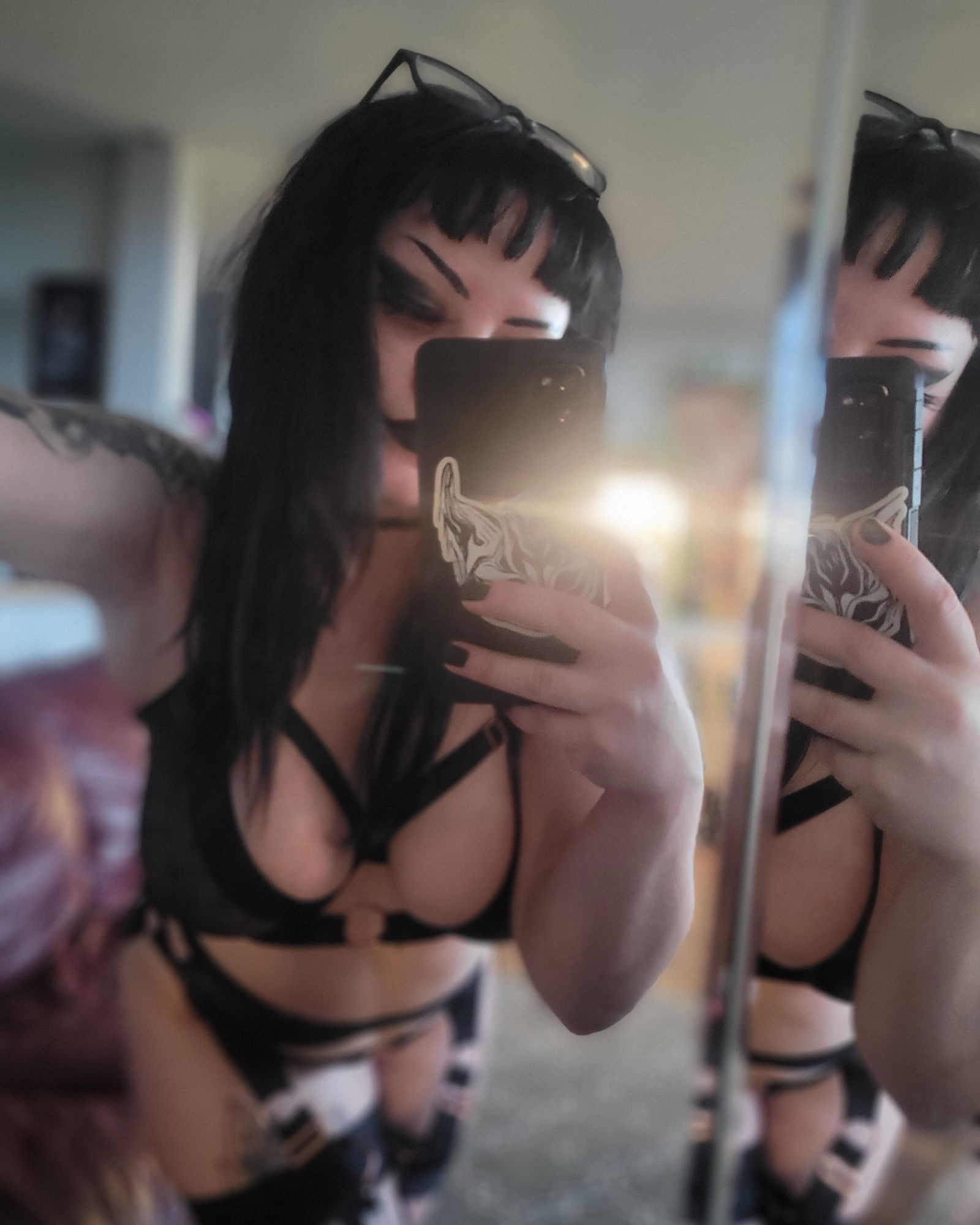 𝘊𝘢𝘮𝘦𝘭𝘭𝘪𝘢 𝘛𝘴𝘶𝘣𝘢𝘬𝘪