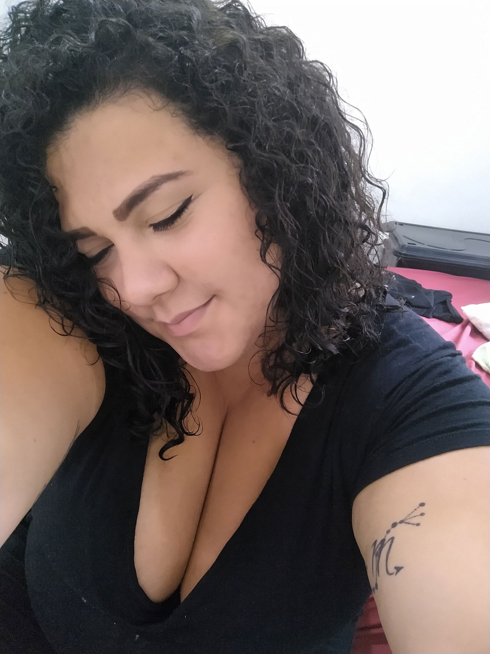 Carolzinha 🍓's avatar