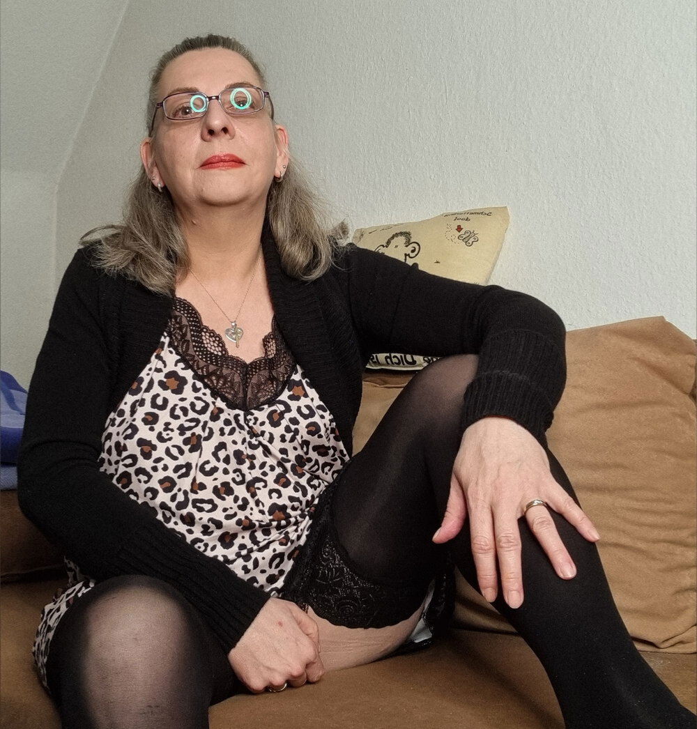 CashLadyVivian's avatar