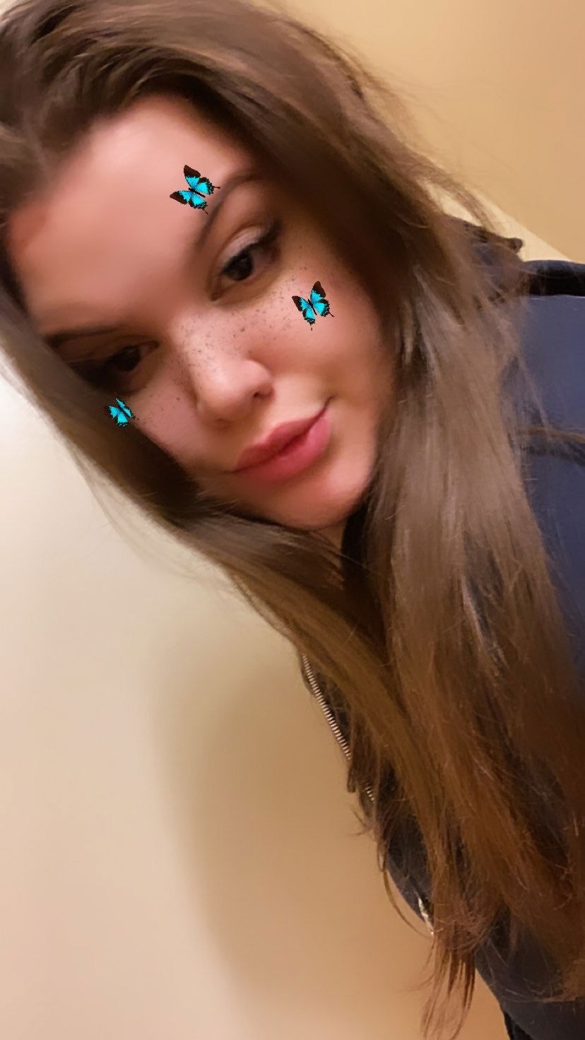 Bella 🍓's avatar