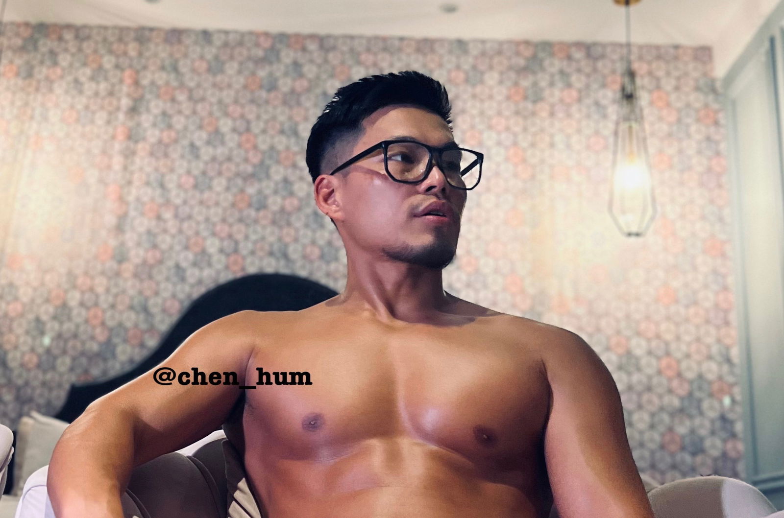 霸道人夫 ( b. d_Husband)'s avatar
