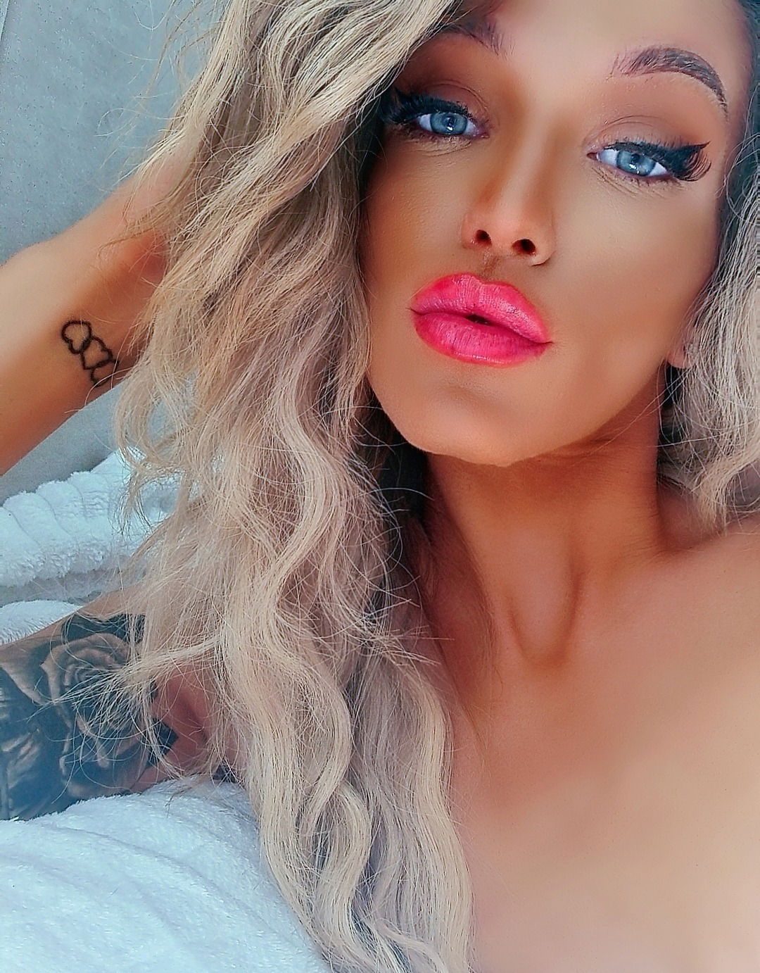 Cherrie Fox's avatar