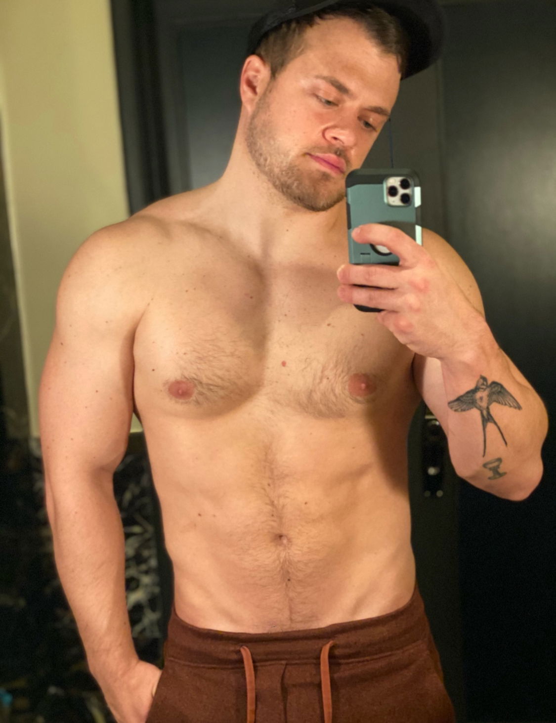 Chris Rhodes's avatar
