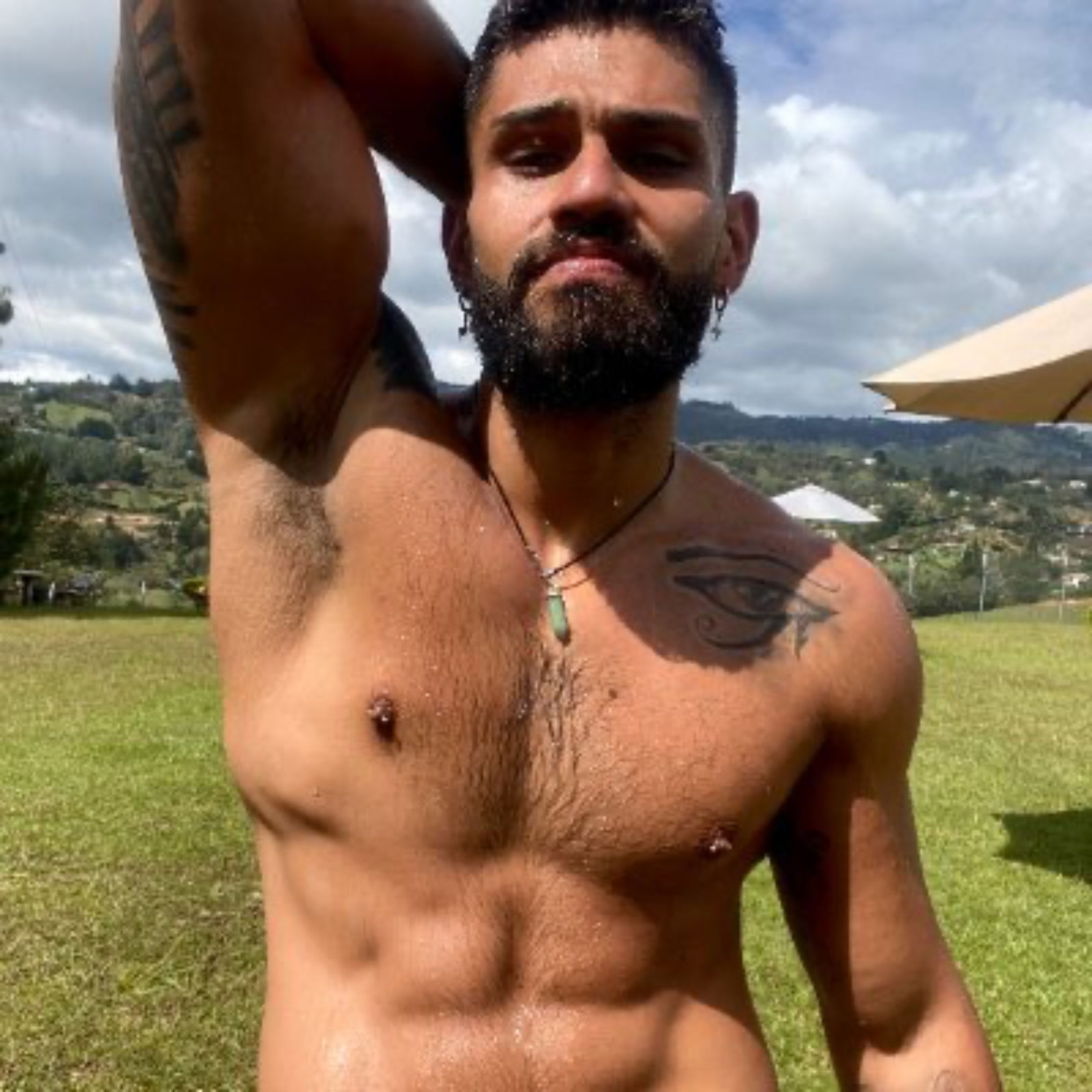Christian 🧔🏽